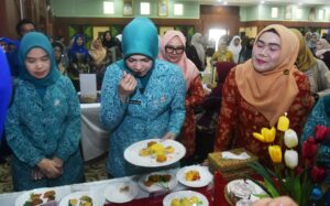 Meriah dan Beragam Lomba Menu Makanan, drg. Ellyana Trisya dan Ketua DWP Ny. Masrupah Pun Jadi Dewan Juri